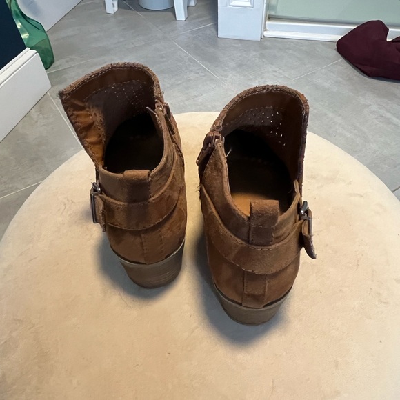 Womens 8.5 Brown Ankle Boots Booties - Picture 2 of 9